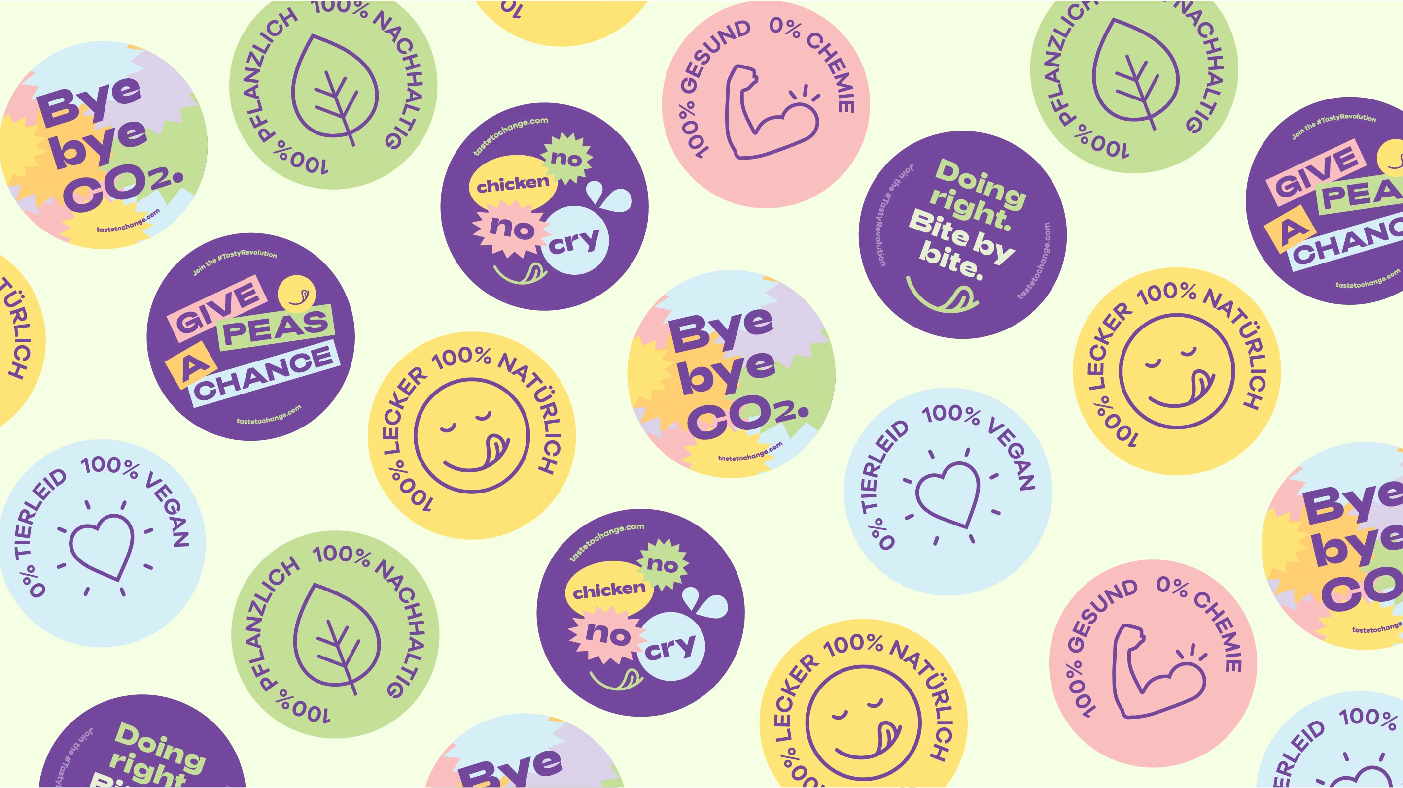 A pattern of round stickers reading 'Bye bye CO2', 'Give Peas a Chance', '100% pflanzlich' and other slogans